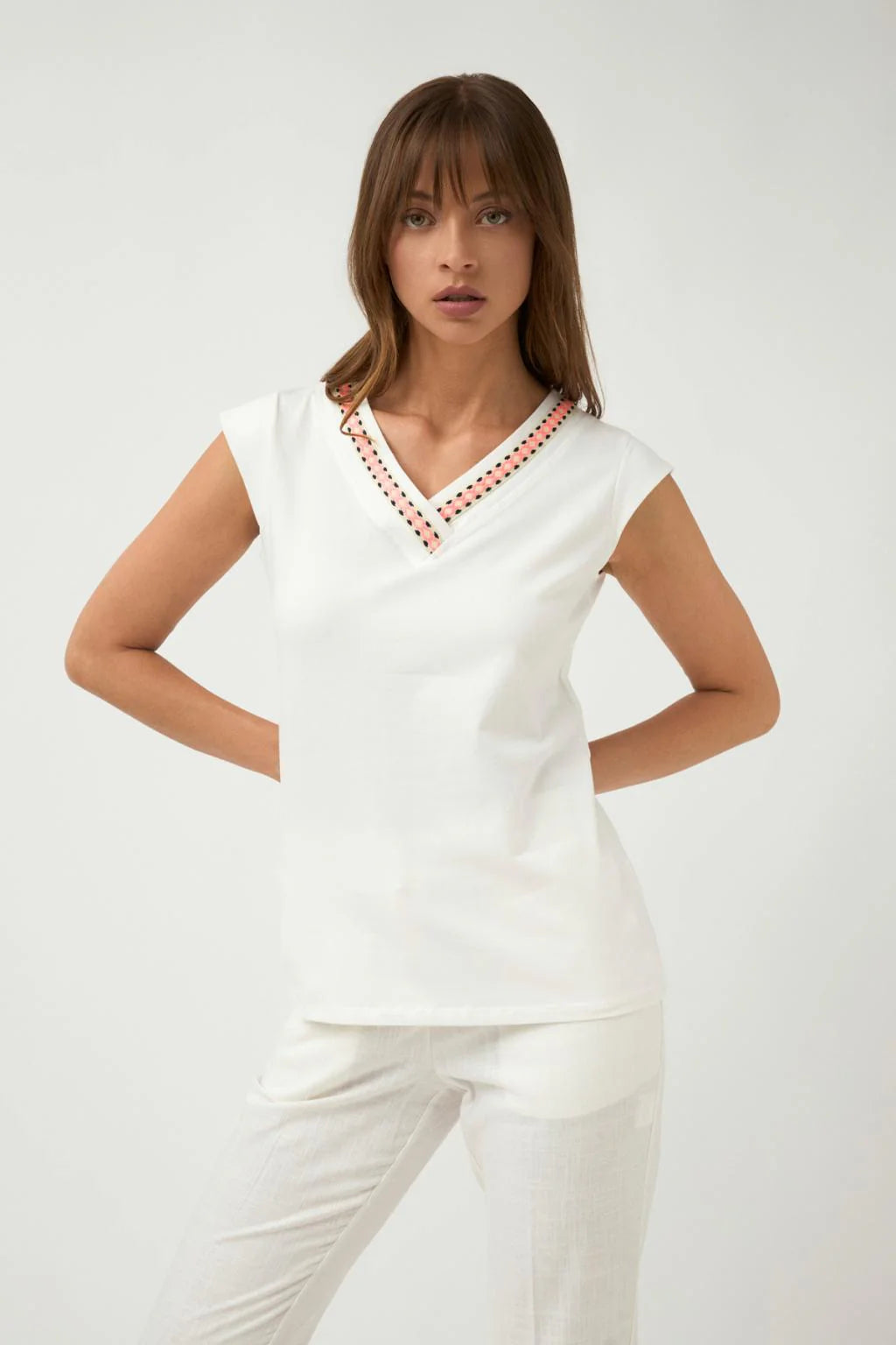 Bariloche Embroidered Detail T-Shirt Malon