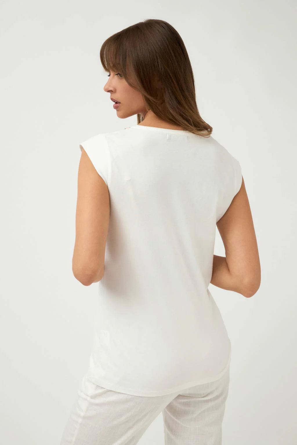Bariloche Embroidered Detail T-Shirt Malon