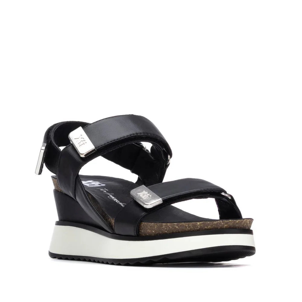 Xti Black Flatform Sandal 145254