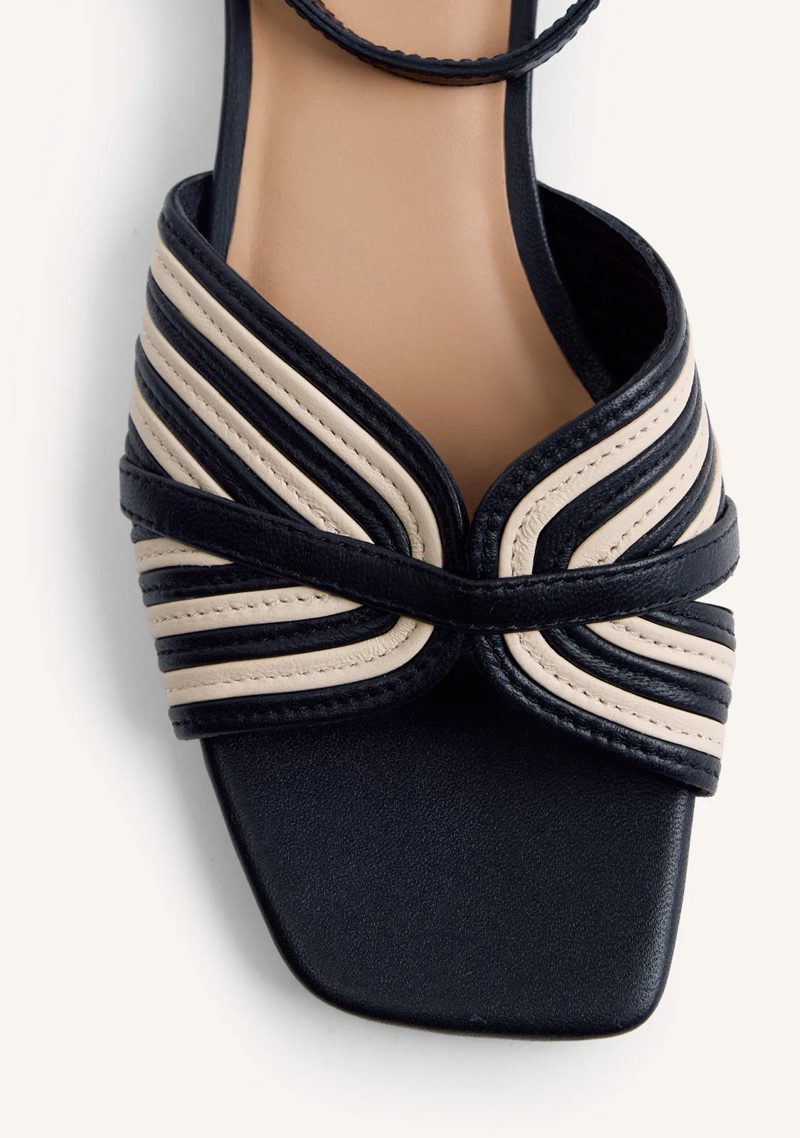 Gioseppo Flat Sandal Bigelow
