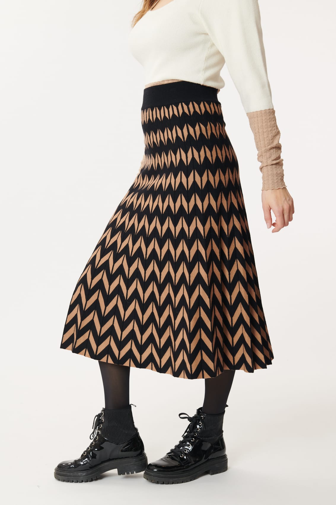 Derhy Edmee Geo Print Skirt Black & Camel