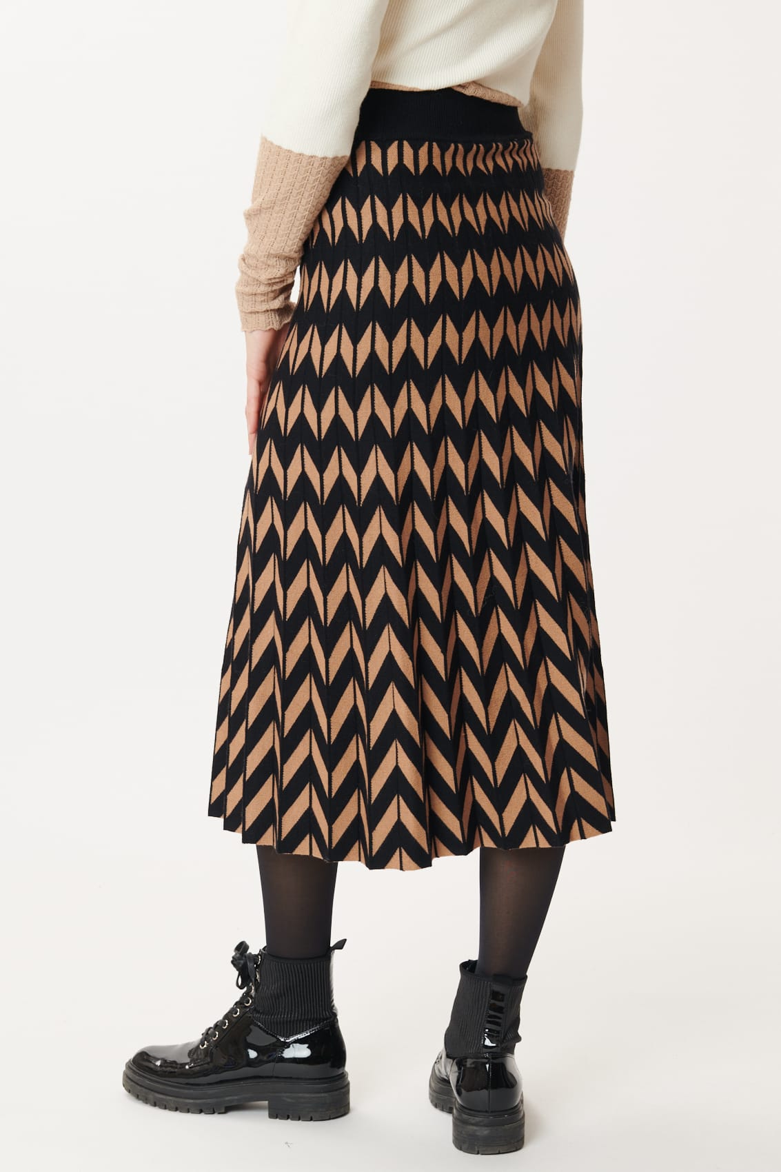 Derhy Edmee Geo Print Skirt Black & Camel
