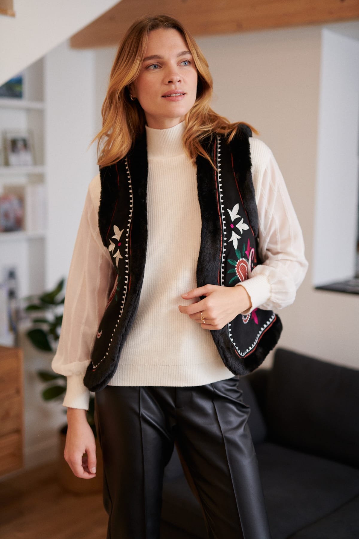 Derhy Embroidered Bolero