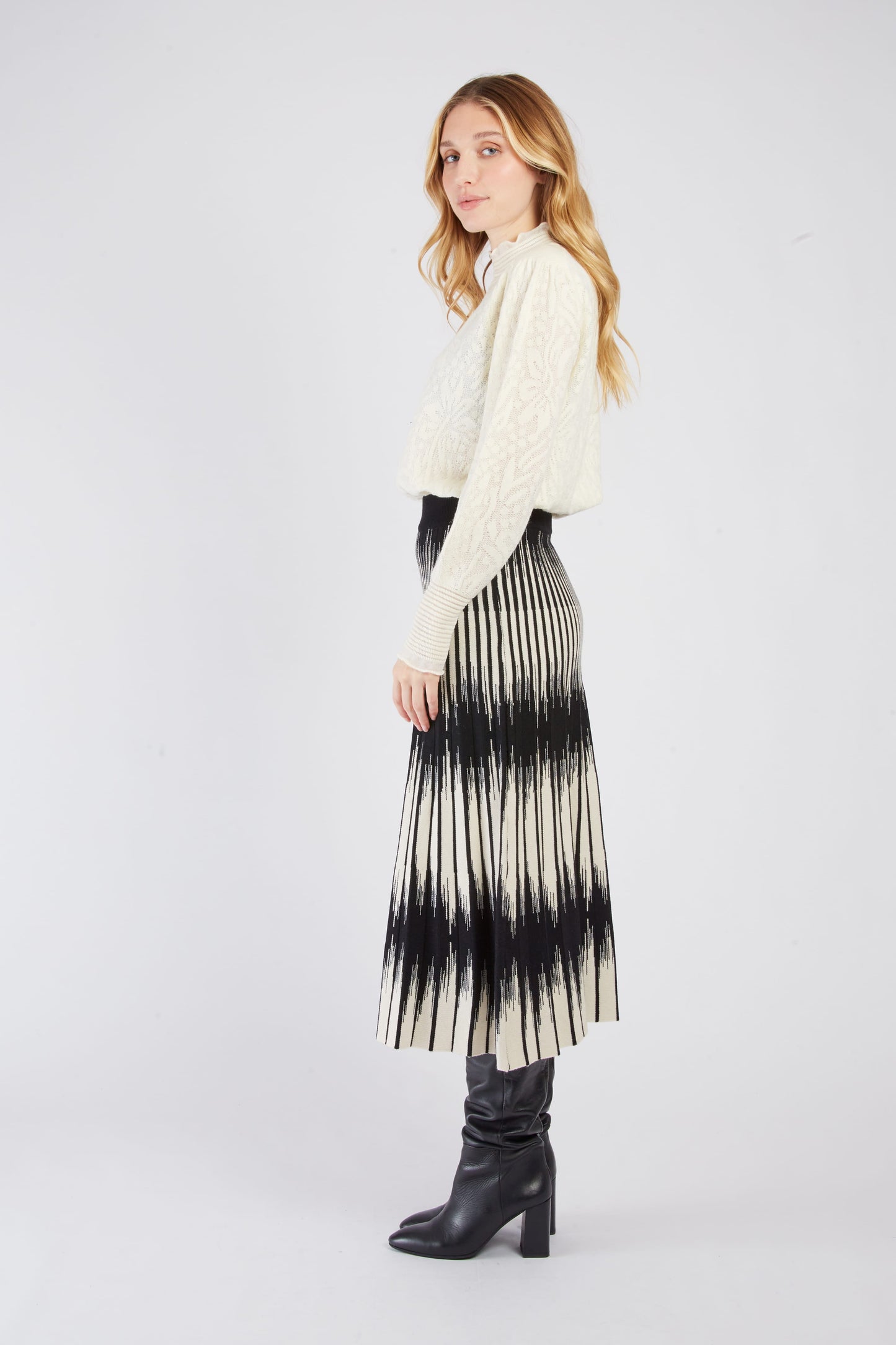 Derhy Black Knitted Skirt Jeannette