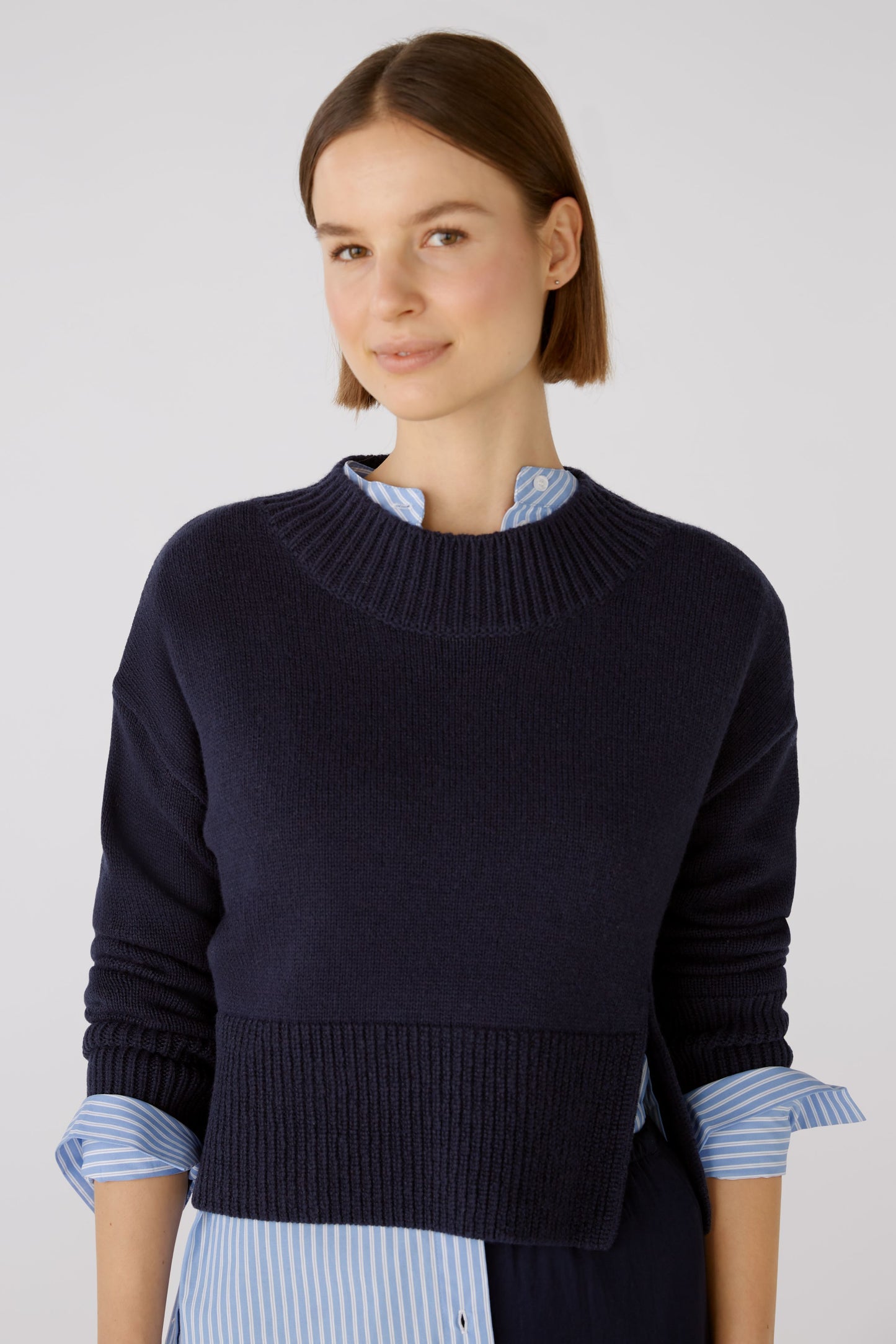Oui Navy Cropped Sweater
