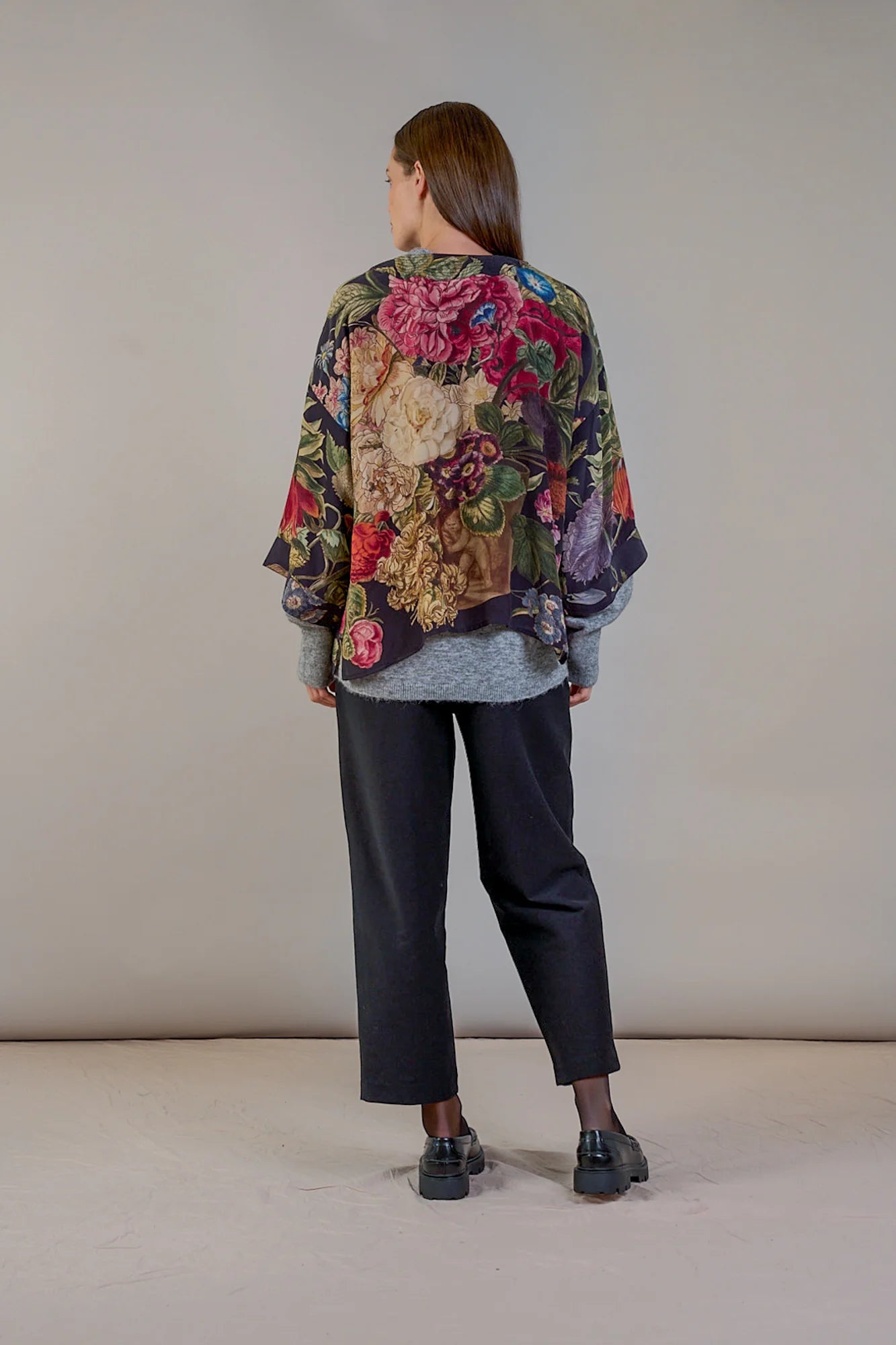 One Hundred Stars Crepe Kimono Primula in Black CKMPRIBLK