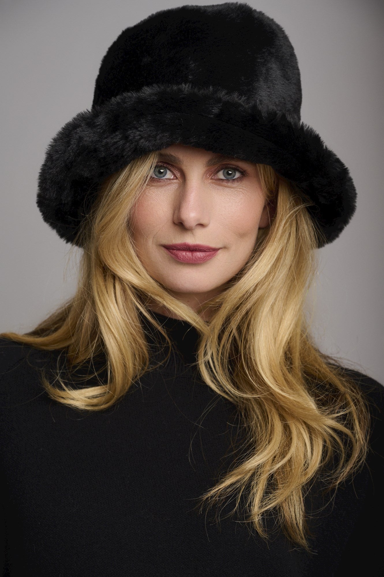 Rino & Pelle Faux Fur Bucket Hat
