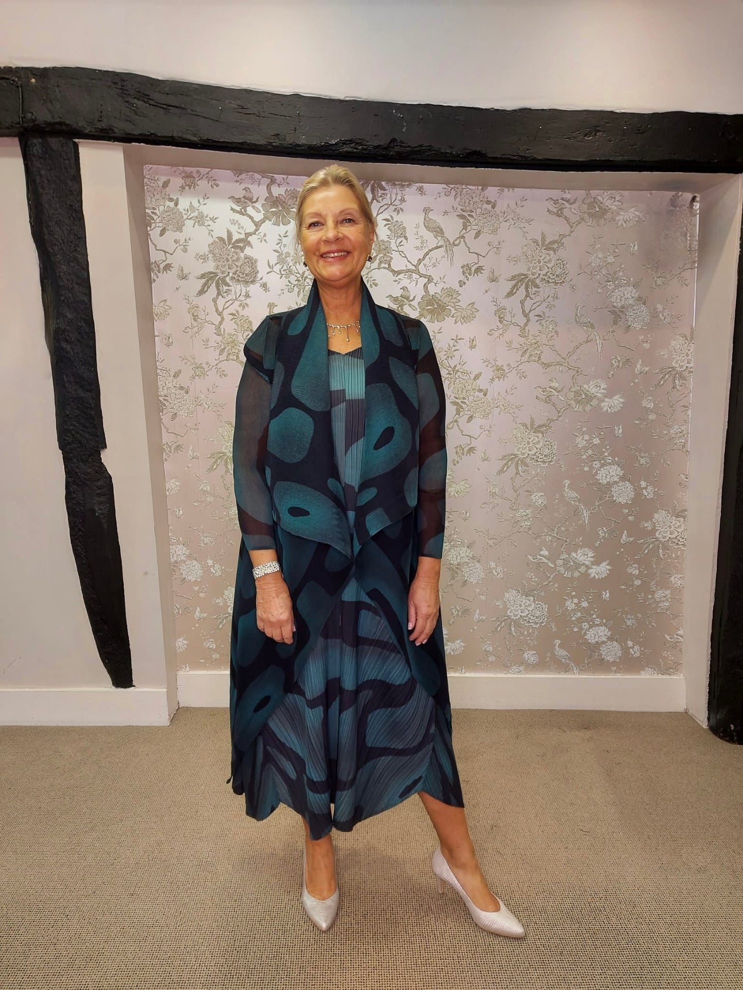 Alquema Green Tucson Collare Coat & Estrella Dress AC2404/AD1072L