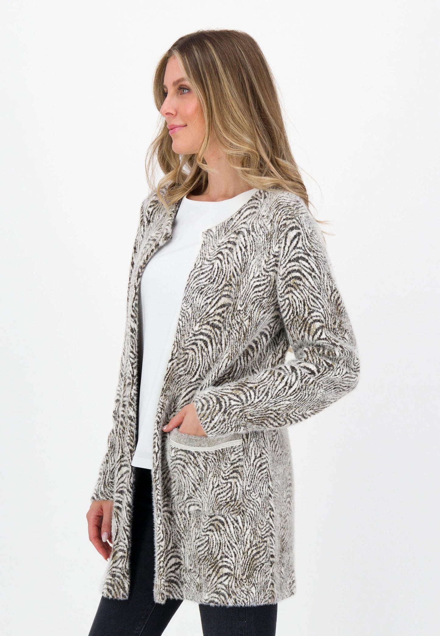 SE Just White Snake Print Cardicoat