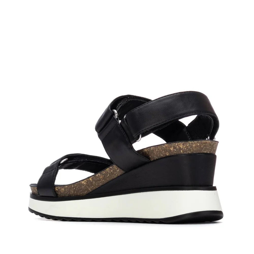 Xti Black Flatform Sandal 145254