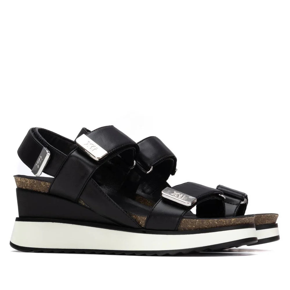 Xti Black Flatform Sandal 145254