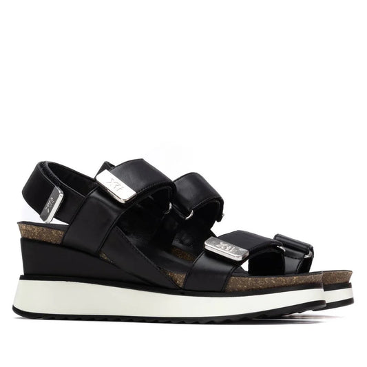 Xti Black Flatform Sandal 145254