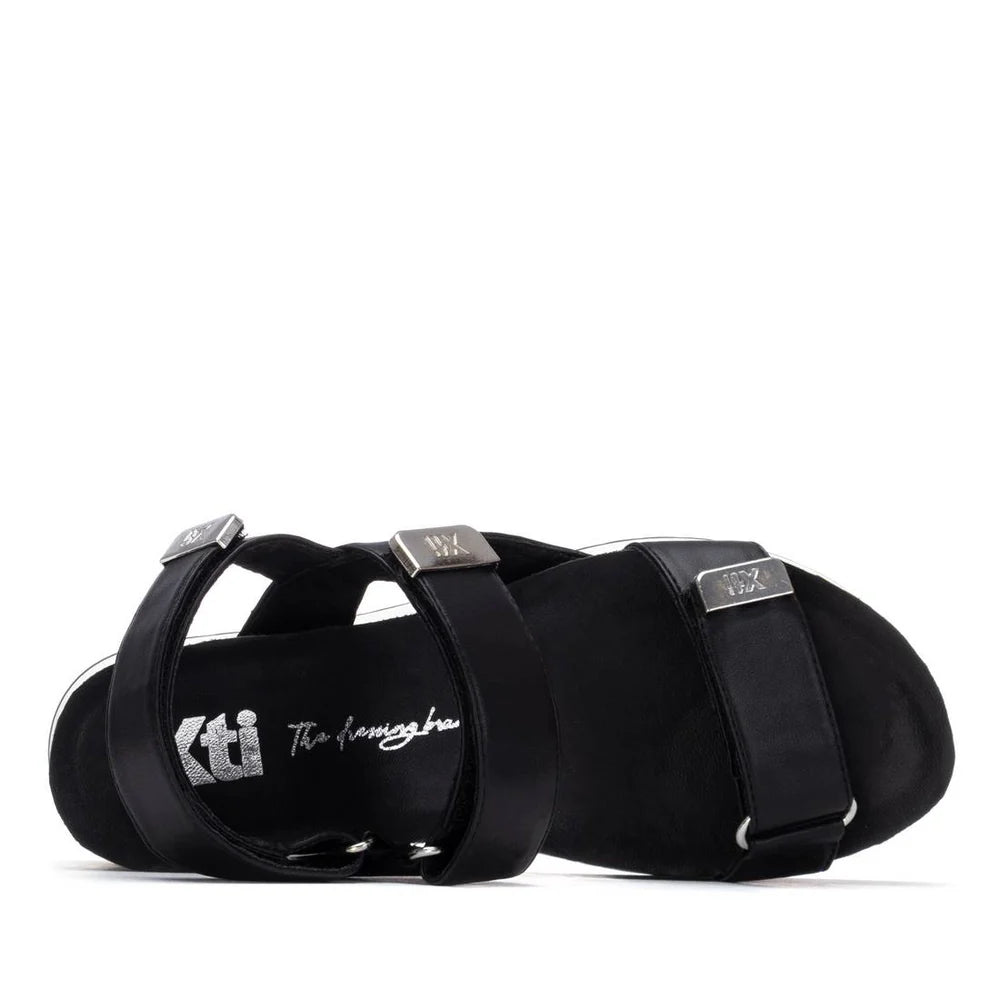 Xti Black Flatform Sandal 145254