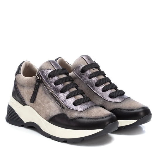 Carmela Silver & Black Trainers