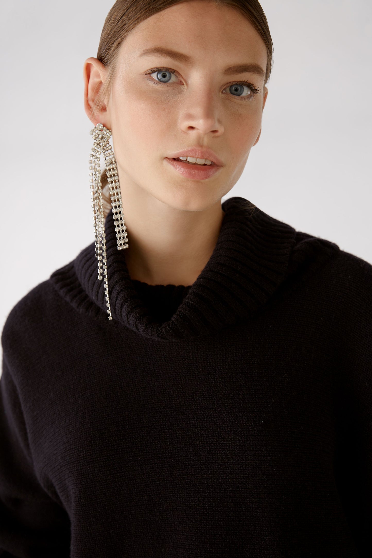Oui Black Cropped Sweater