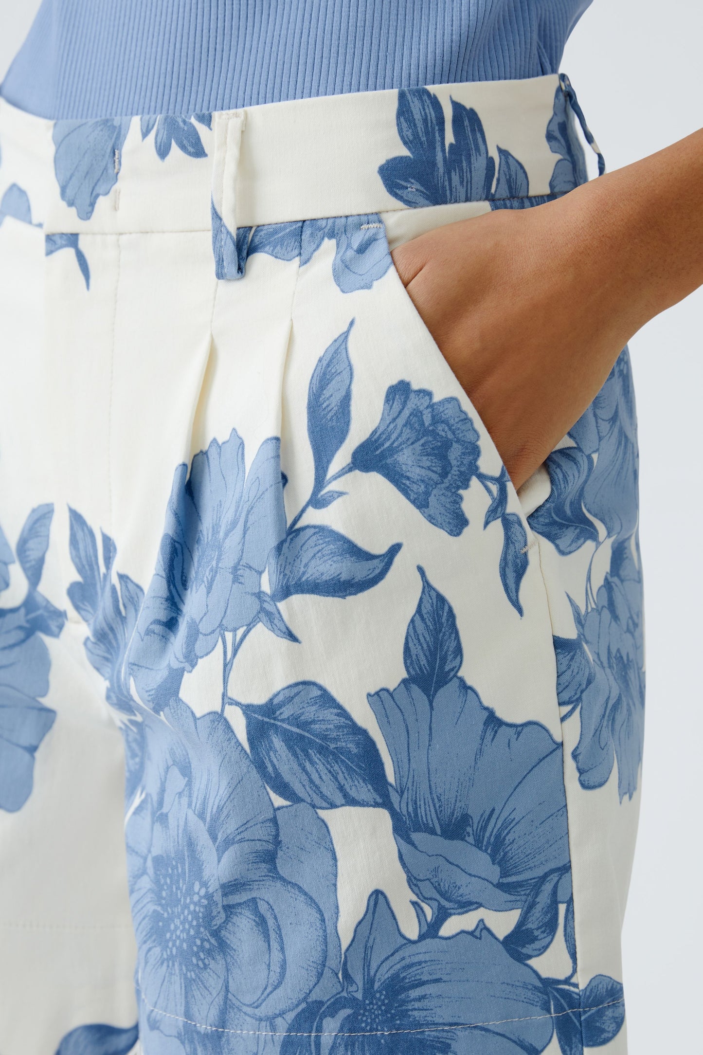 Oui Rose Print Short Shorts Blue/White 93235