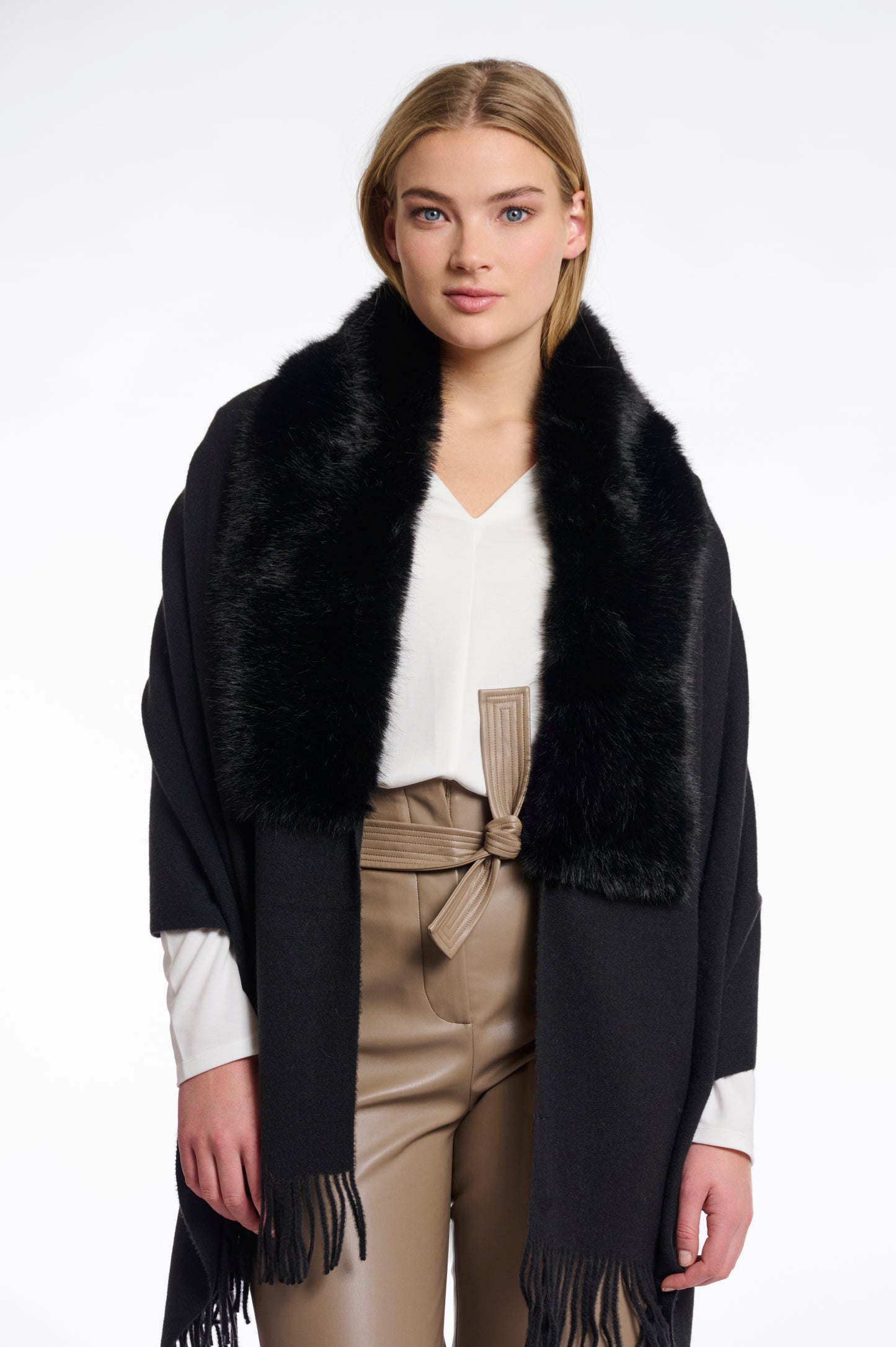 Rino & Pelle Black Cape Wendy