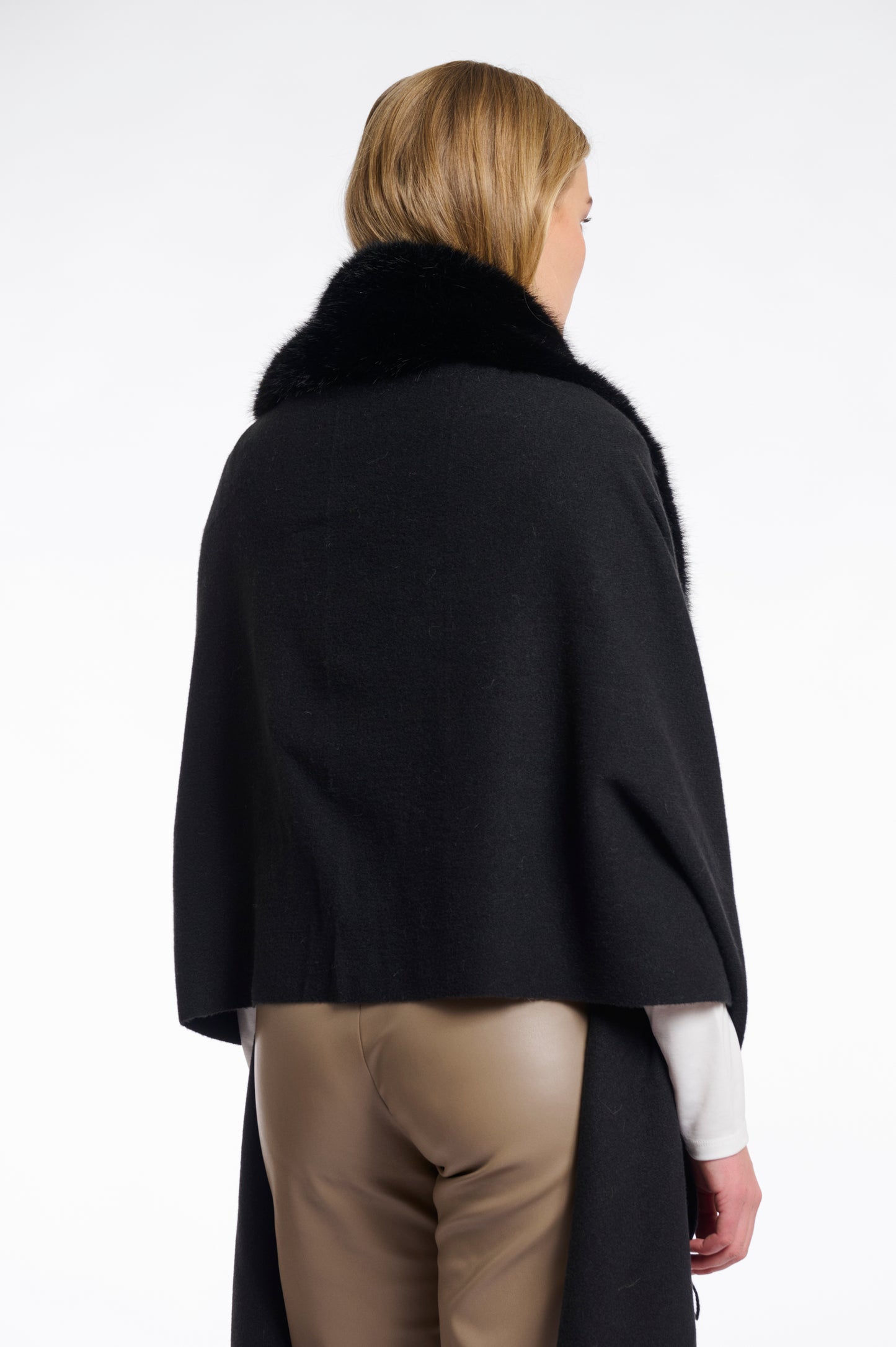 Rino & Pelle Black Cape Wendy