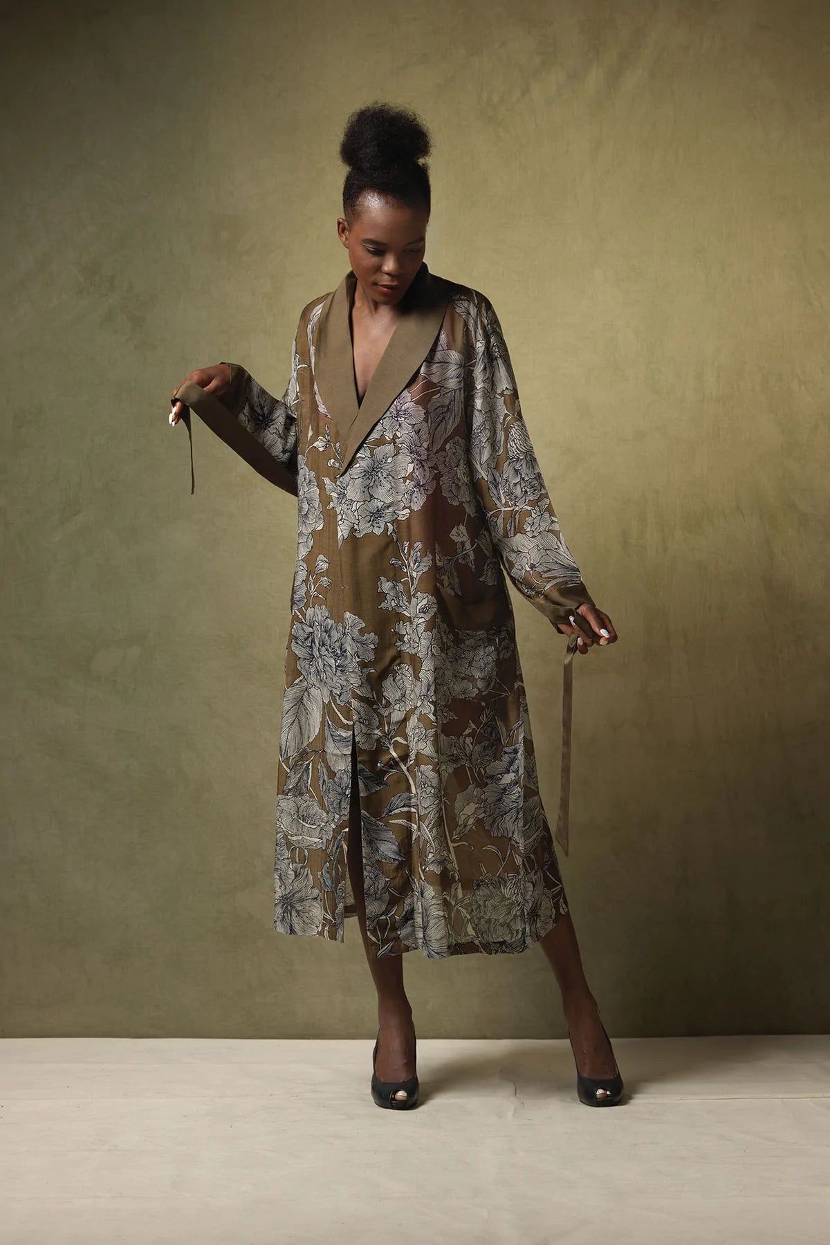 One Hundred Stars Kew Etched Floral Gown N.Shelley